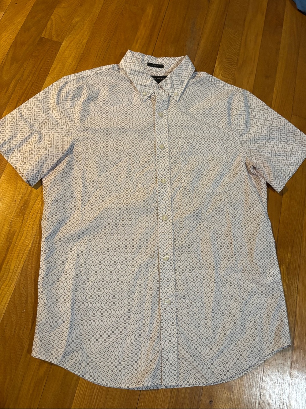 Banana Republic Men's Short-Sleeve Button-Up Shirt in White with Micro Pattern